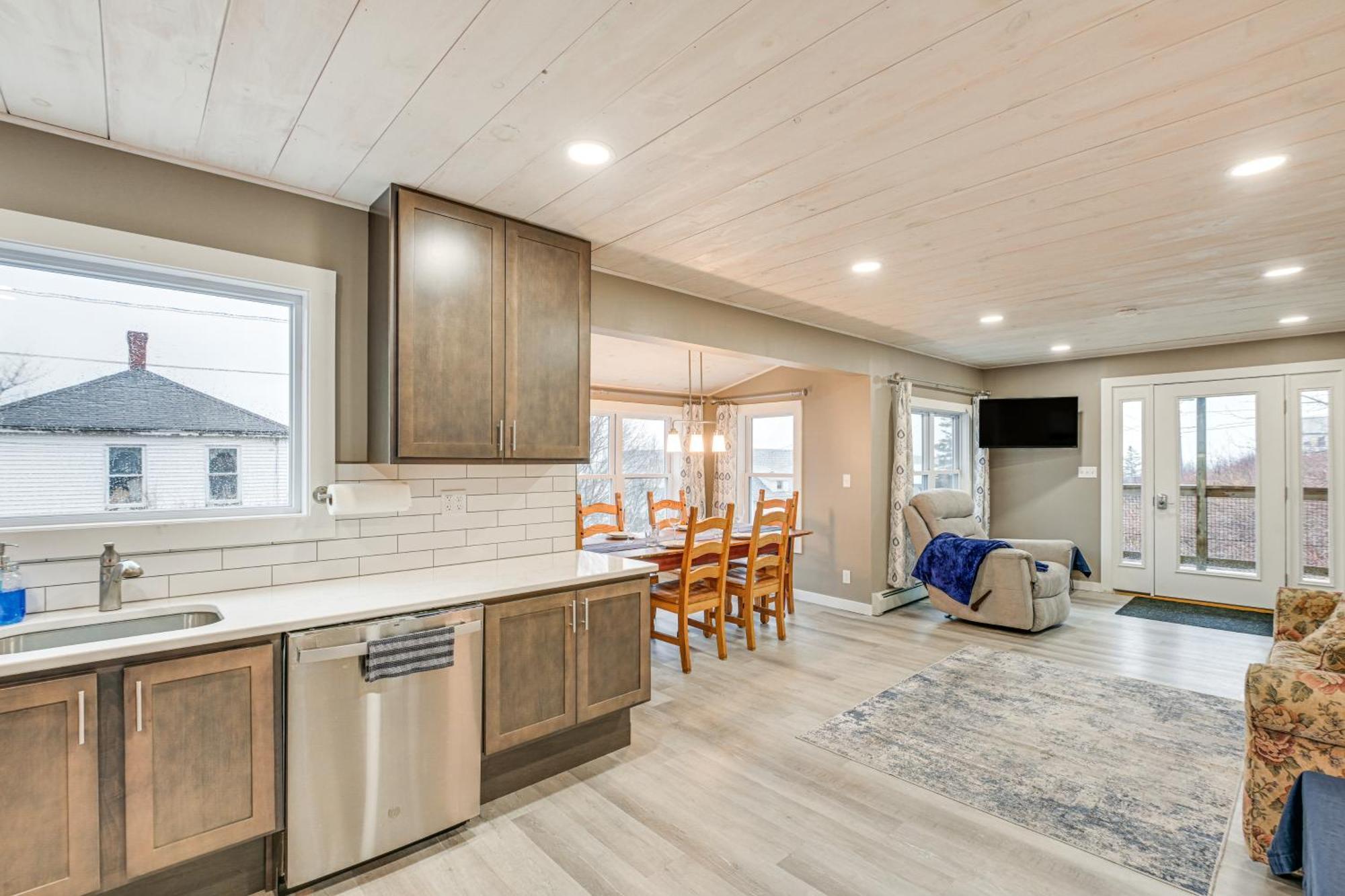 Cozy Maine Getaway Covered Deck, Walk To Beach! Lubec Exterior foto